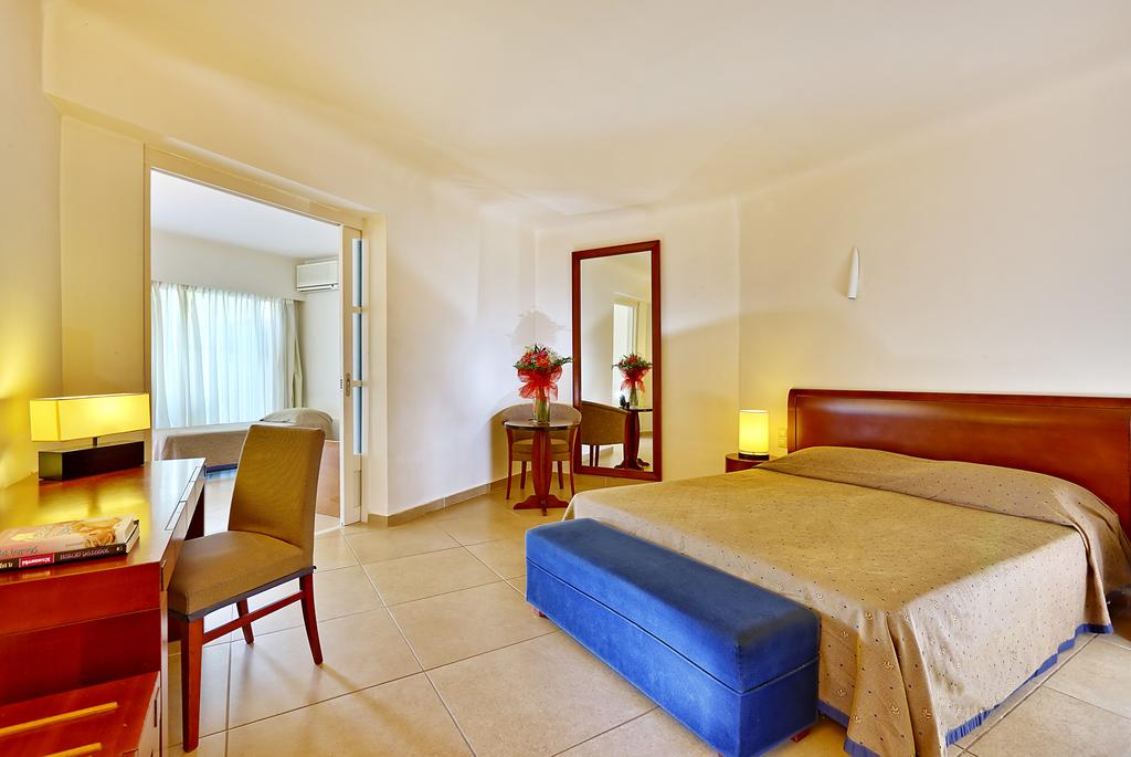 Відпочинок в готелі Apollonia Beach Resort and Spa Іракліон