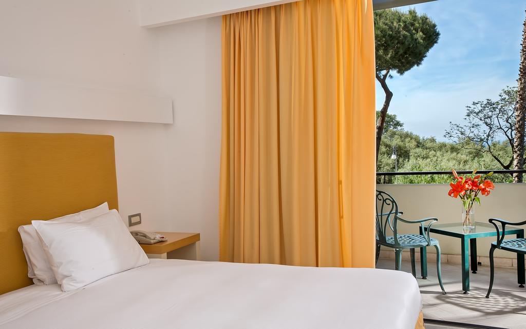 Неаполитанский залив Hilton Sorrento Palace цены