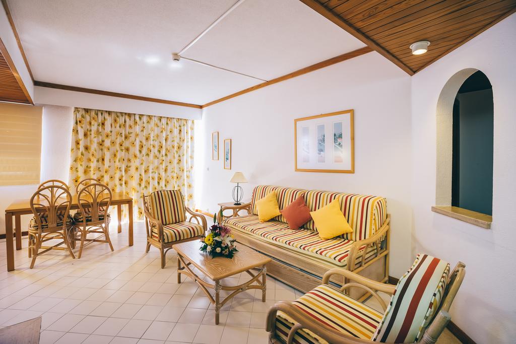 Горящие туры в отель Muthu Oura Praia Hotel