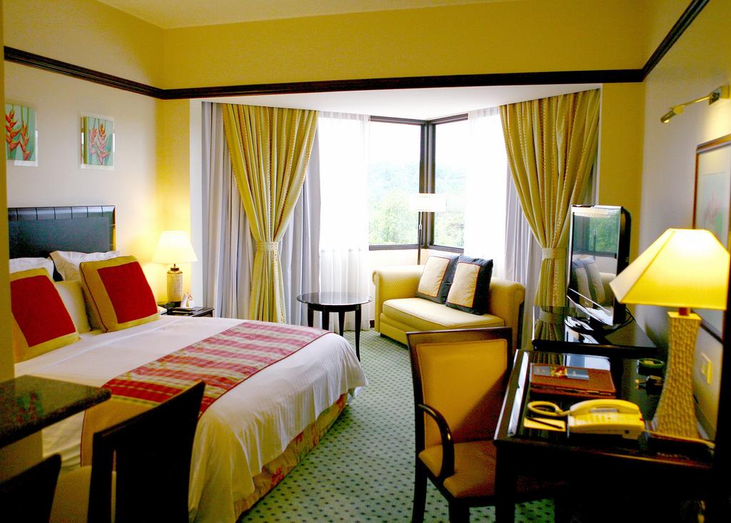 Відпочинок в готелі Miri Marriott Resort & Spa