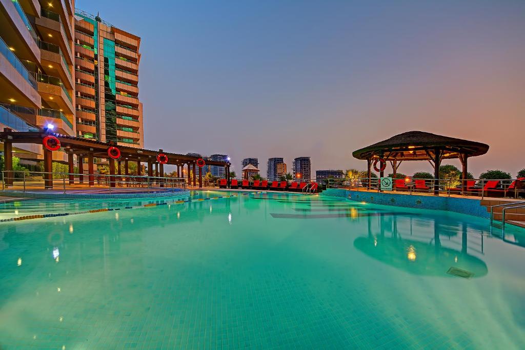 Dubai (city), Copthorne Hotel Dubai, 4