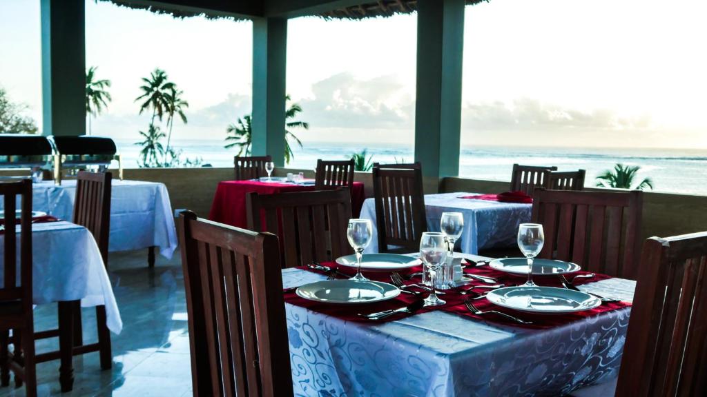 Sea Crest Hotel, Ківенгва, Танзанія, фотографії турів