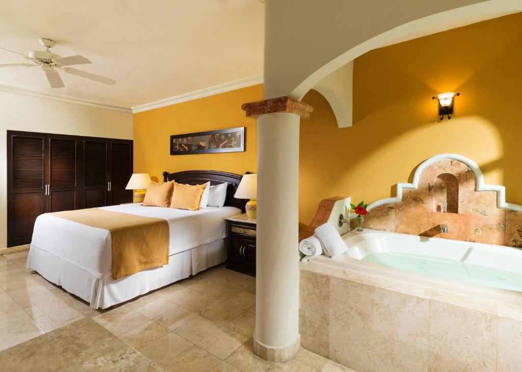 Фото отеля El Dorado Seaside Suites Palms by Karisma - Adults only (ex. El Dorado Seaside Suites)