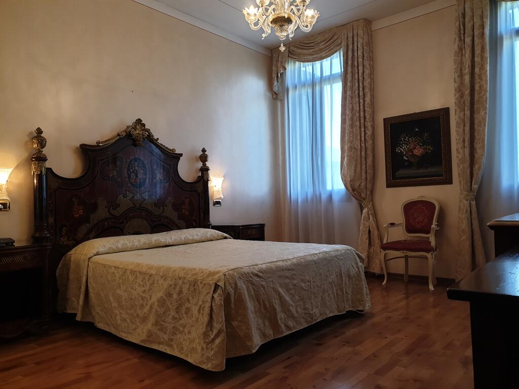 Цены в отеле Villa Foscarini