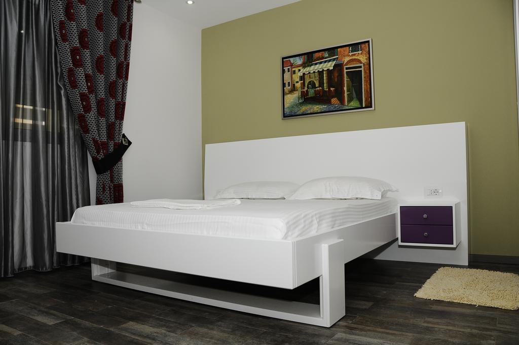 Відпочинок в готелі Tirana Hotel Ksamil