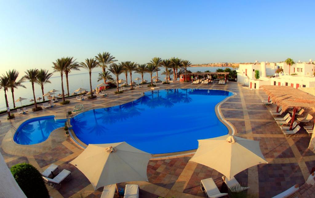 Отдых в отеле Sharm Club Beach Resort (ex. Labranda Tower Sharm) Шарм-эль-Шейх Египет