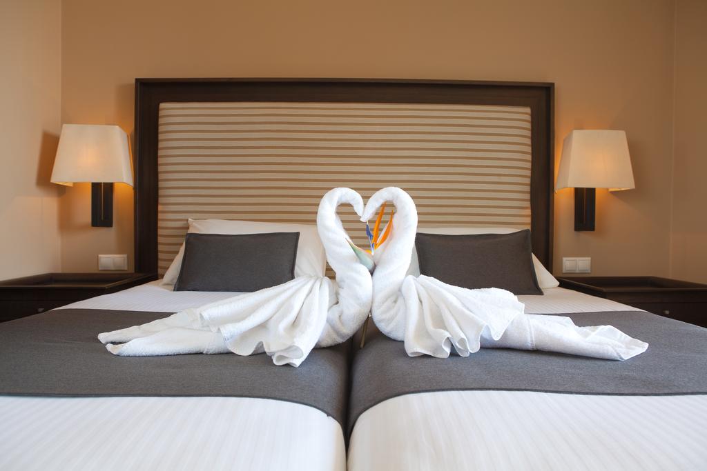 Відгуки про відпочинок у готелі, Helona Resort Kos (ex. Doubltree by Hilton Resort)