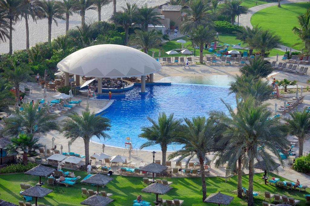 Le Royal Meridien Beach Resort & Spa Dubai, харчування