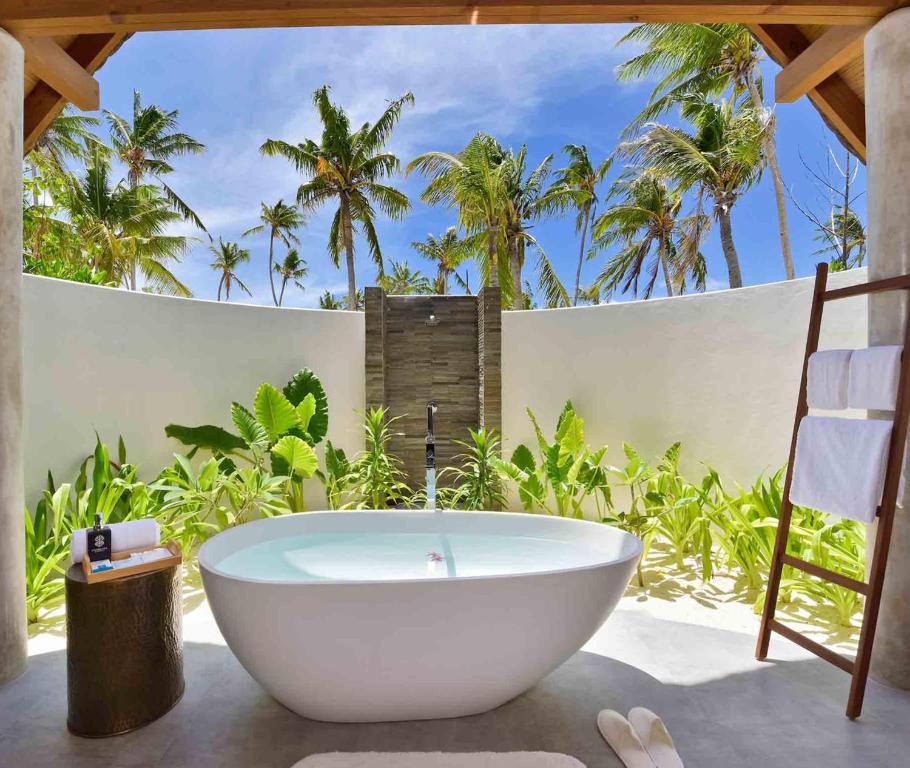 Відпочинок в готелі Fushifaru Maldives Лавіані Атол Мальдіви