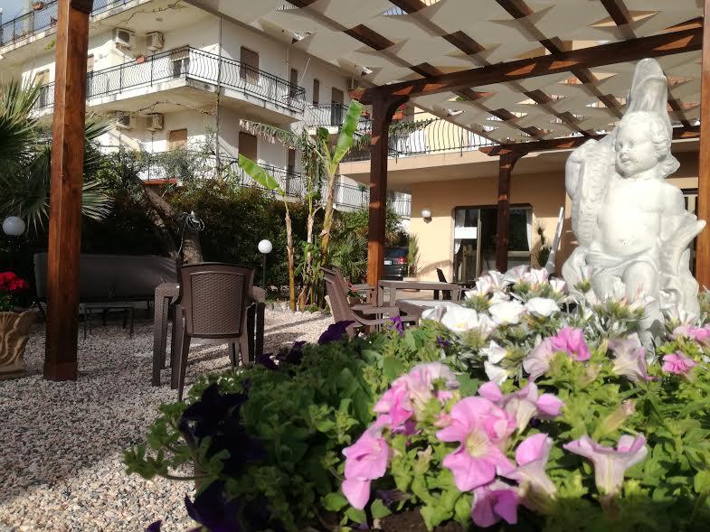 Tours to the hotel Chrismare Hotel Mazzeo Region Messina