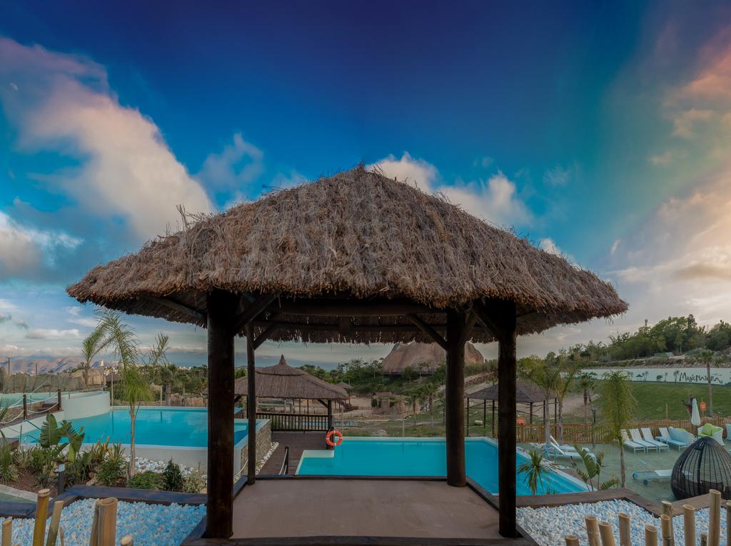 Отель, Magic Natura Animal Waterpark Polynesian Lodge Resort