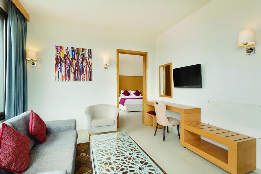 Отель, 4, Ramada Resort Dead Sea (ex.Winter Valley Warwick)