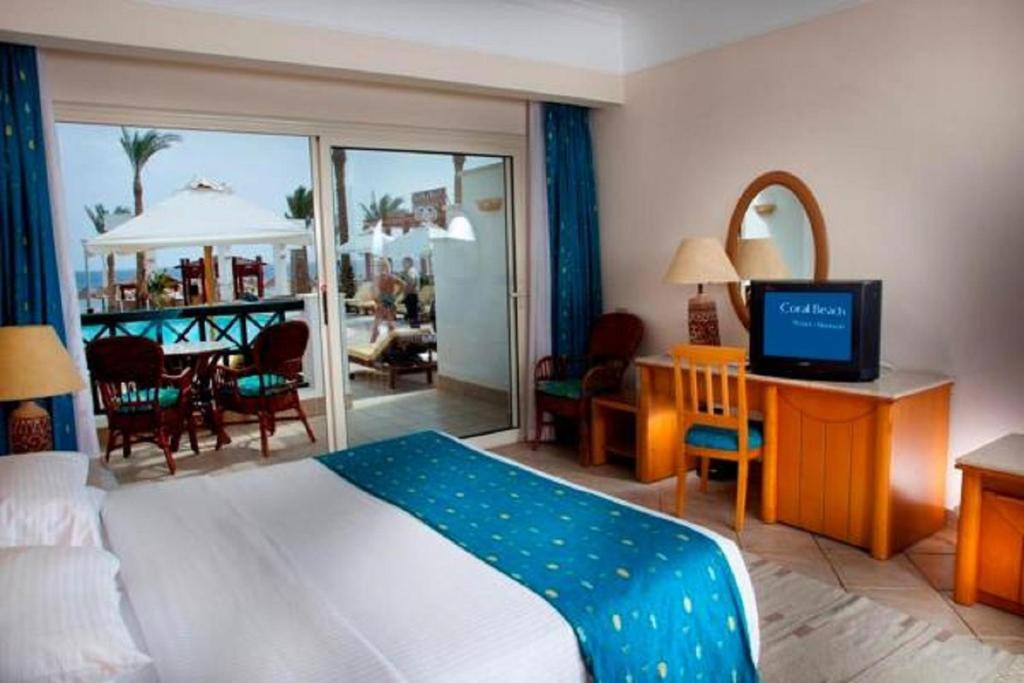 Відгуки про відпочинок у готелі, Coral Beach Rotana Resort Montazah