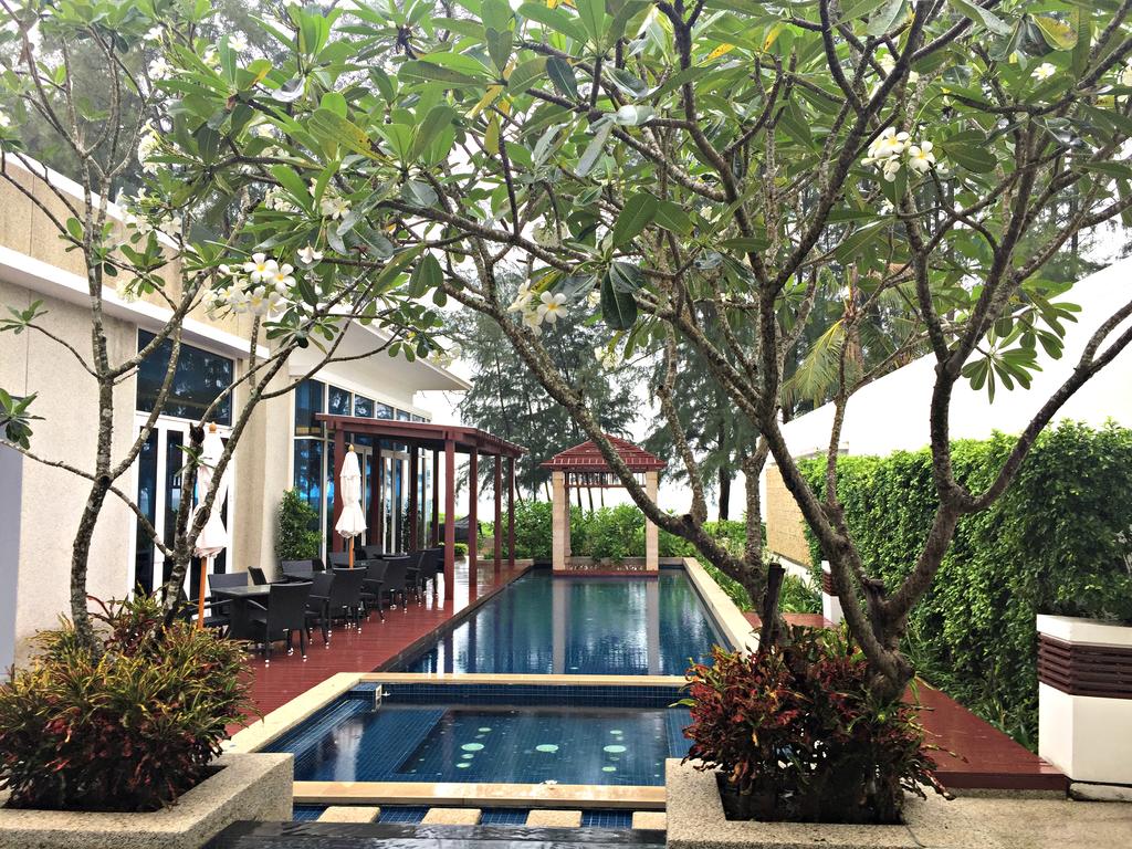 Hotel guest reviews Splash Beach Resort (Ex.Grand West Sands Resort & Villas)