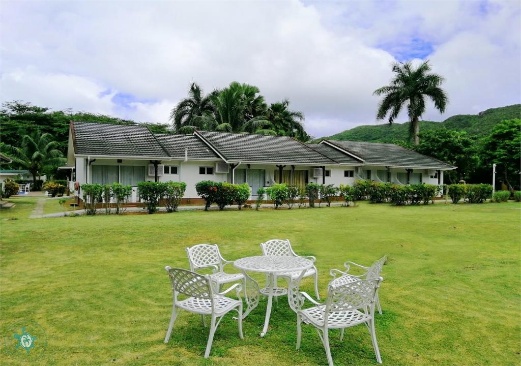 Отдых в отеле Le Relax Beach Resort Праслин (остров) Сейшелы