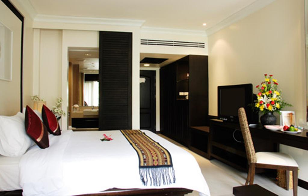 Цены в отеле Thara Patong Beach Resort
