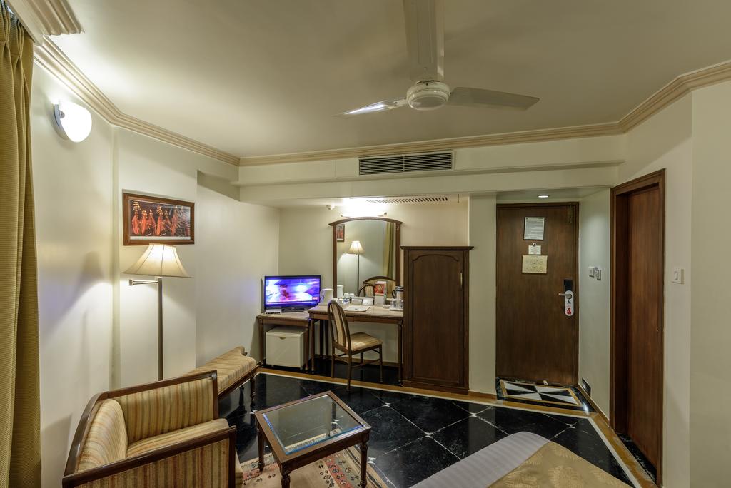 Отдых в отеле Comfort Inn President Ахмадабад Индия