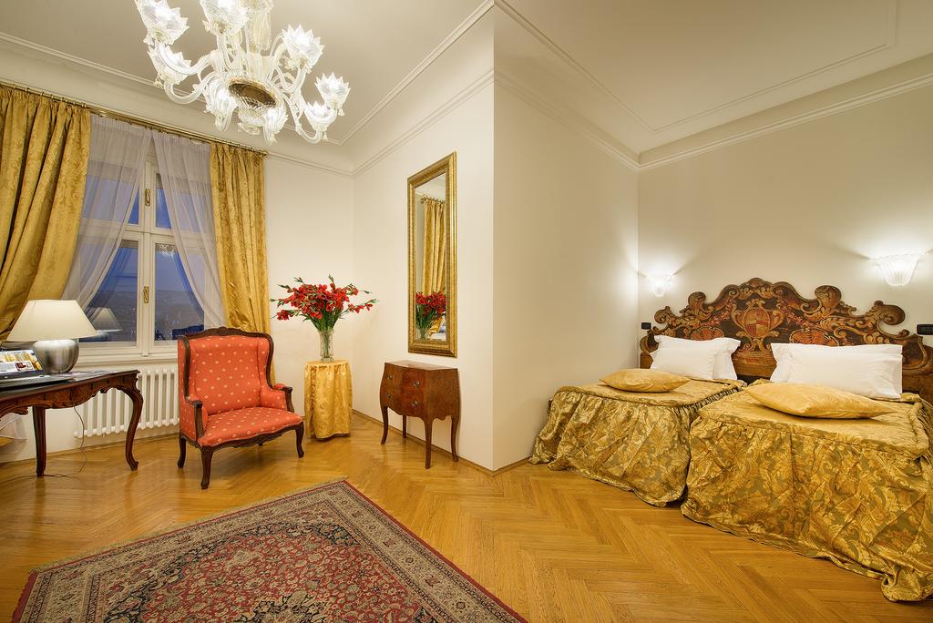 Відпочинок в готелі Charles Bridge Palace Прага Чехія