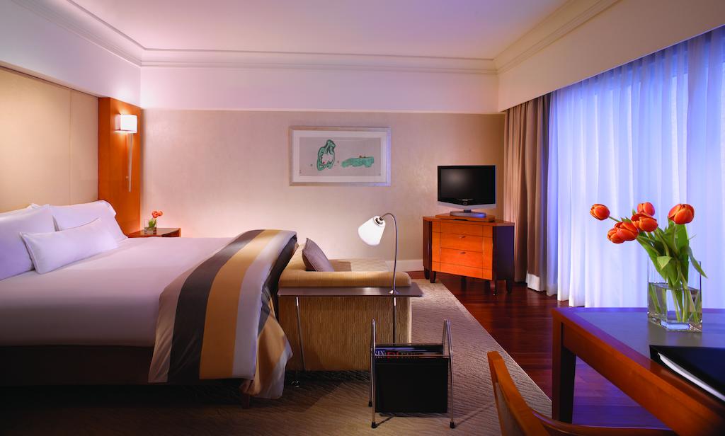 Hotel guest reviews Fairmont Singapore