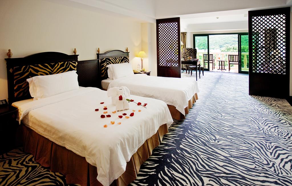 Hot tours in Hotel Universal Resort Yalong Bay