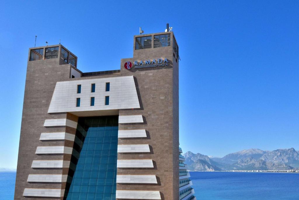Отдых в отеле Ramada Plaza Antalya Анталия Турция