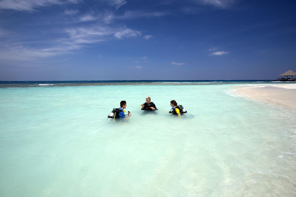 Bathala Island Resort, Арі & Расду Атоли, Мальдіви, фотографії турів