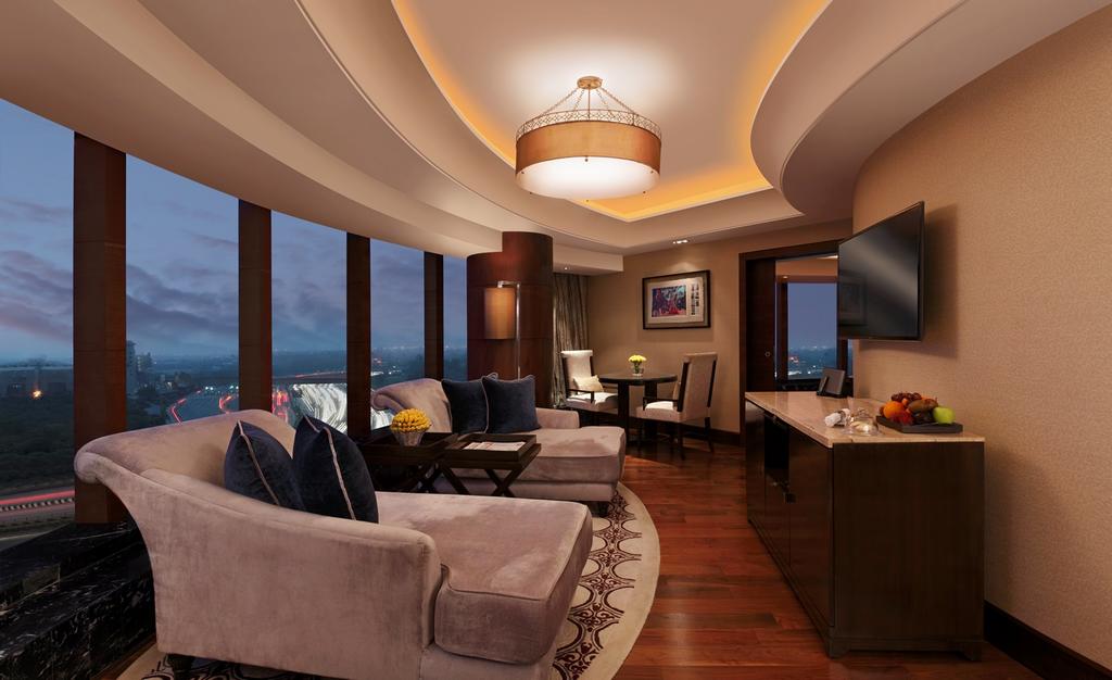 The Leela Ambience Gurgaon Hotel & Residences цена