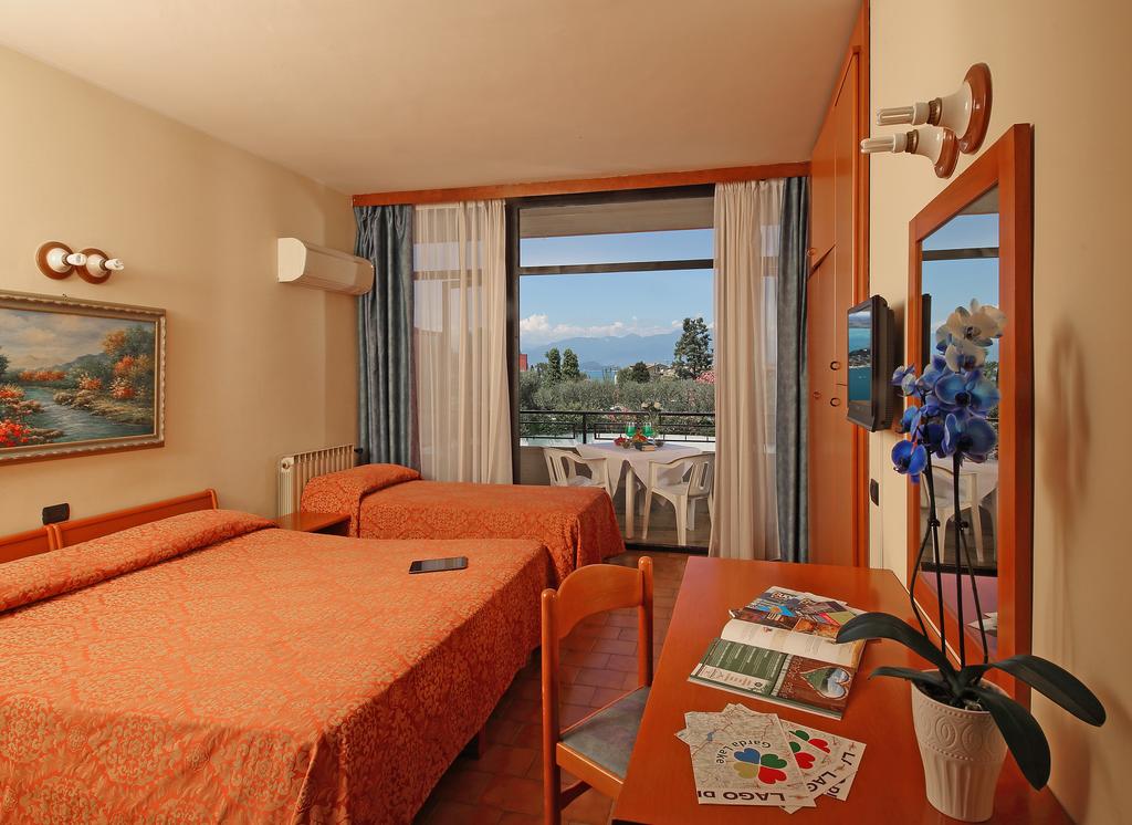 Hotel & Residence Holiday Италия цены