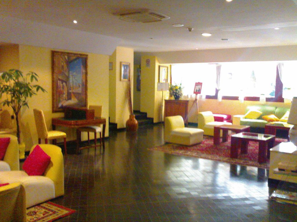 Отдых в отеле Marina Club Hotel Байя-Домиция Италия