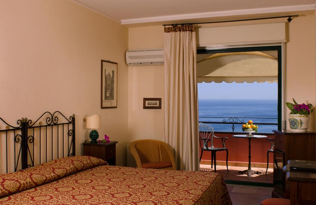 Отзывы гостей отеля Baia Taormina