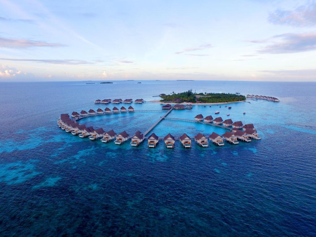 Centara Grand Island Maldives, Ари & Расду Атоллы