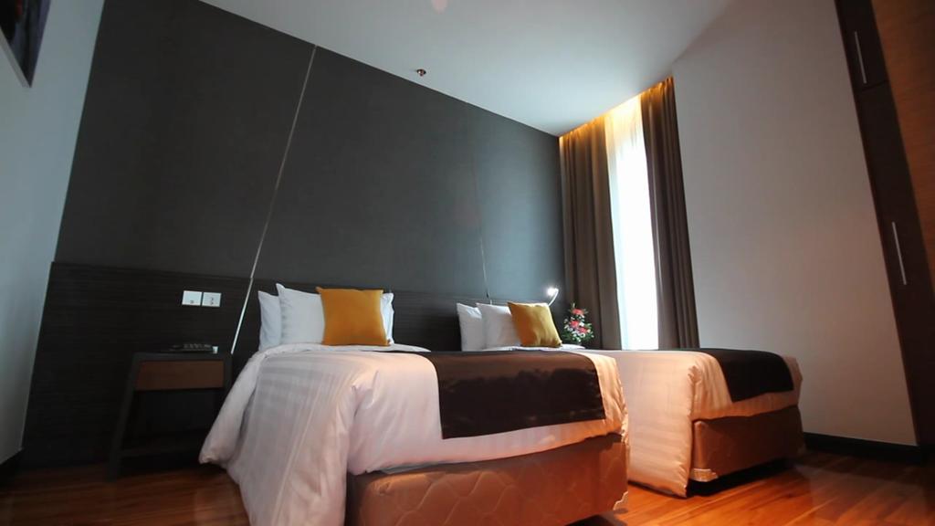 Hotel reviews, The Vertical Suite Hotel