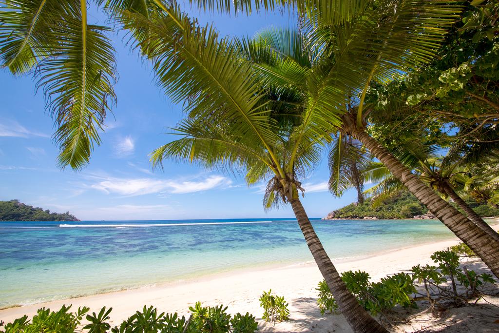 Відгуки про готелі Kempinski Seychelles Resort