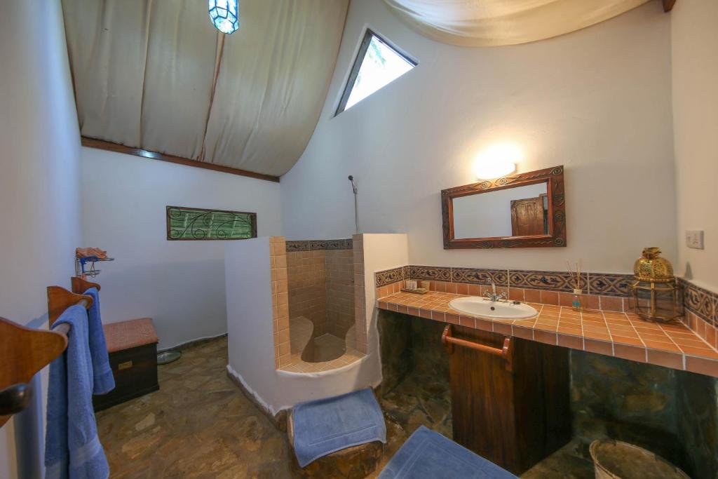 Мафия (остров) Kinasi Lodge цены