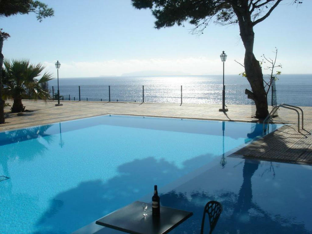 Hotel Albatroz Beach & Yacht Club, Португалія, Фуншал, тури, фото та відгуки