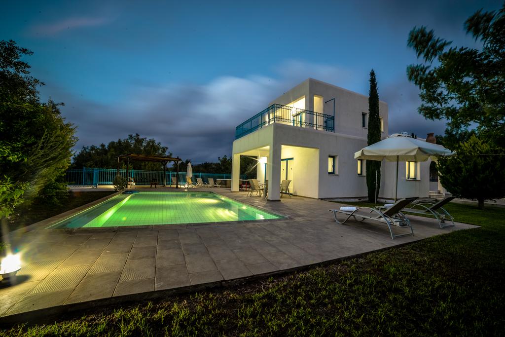 Отдых в отеле Villas Azzurro Luxury Пафос Кипр