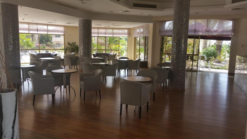Відпочинок в готелі Crown Resort Henipa Hotel