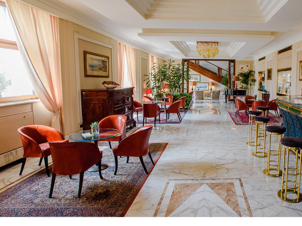 Grand Hotel Vesuvio, Włochy, Neapol, wakacje, zdjęcia i recenzje
