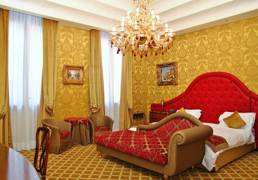 Отдых в отеле Pesaro Palace