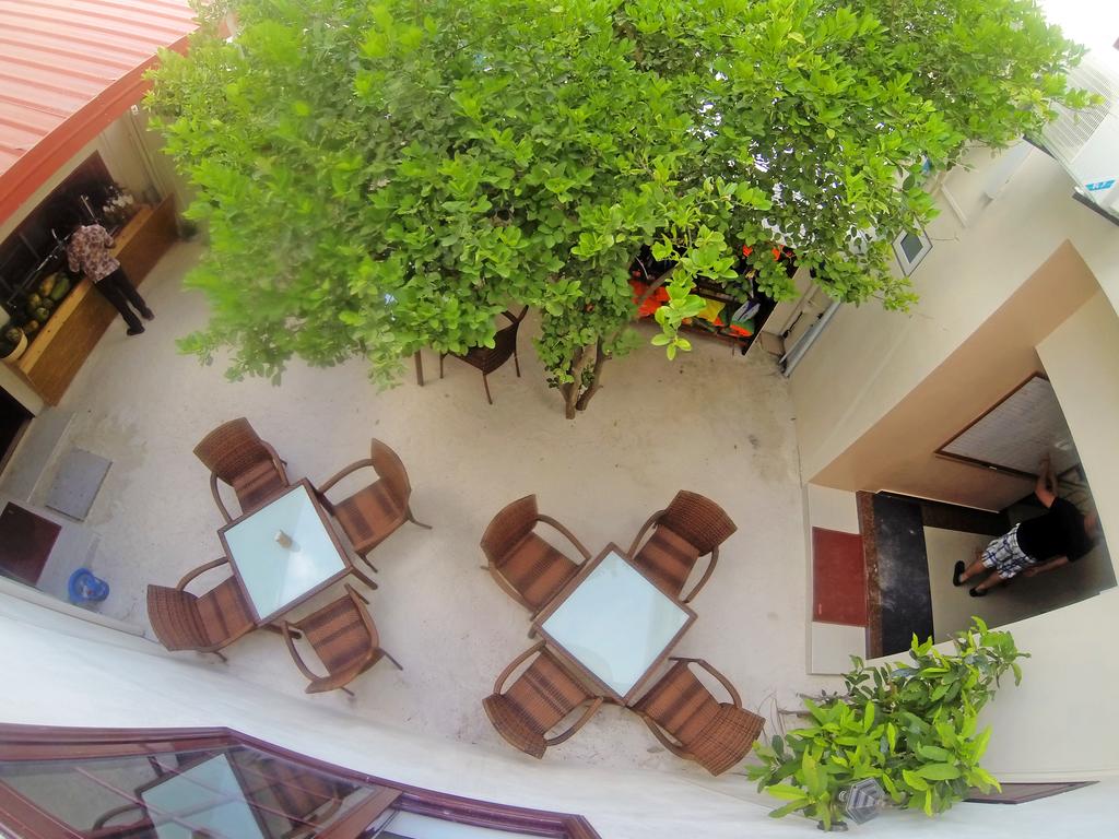 Горящие туры в отель Sun Tan Beach Hotel-Maafushi
