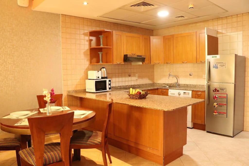 Готель, Дубай (місто), ОАЕ, Al Manar Grand Hotel Apartment