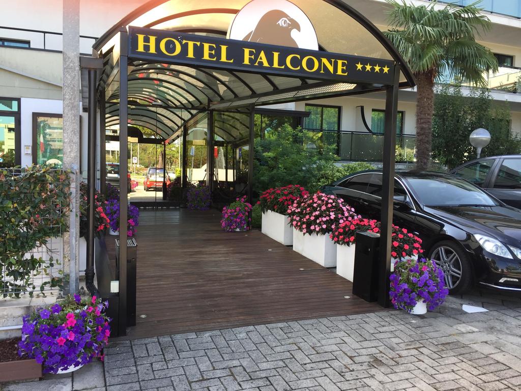 Falcone Hotel, Бибионе, фотографии туров