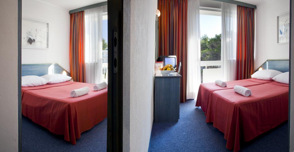 Відпочинок в готелі Aminess Laguna Hotel Новиград