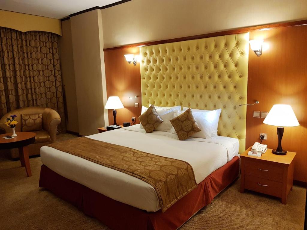 Цены в отеле Al Jawhara Gardens Hotel