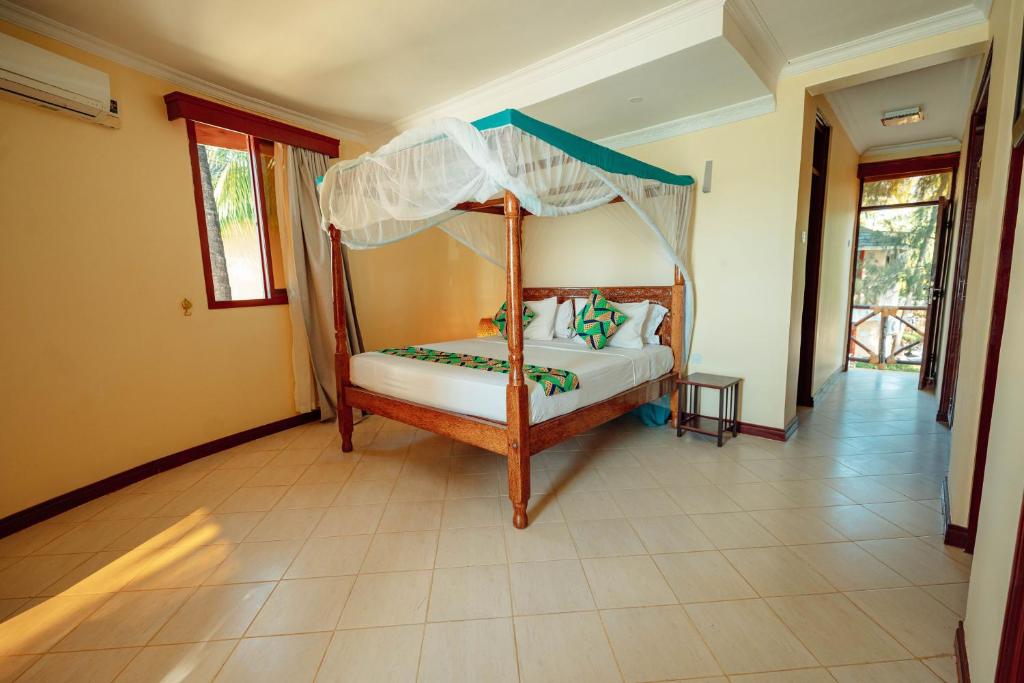 Відпочинок в готелі Kae Beach Zanzibar Resort Мічамві Танзанія