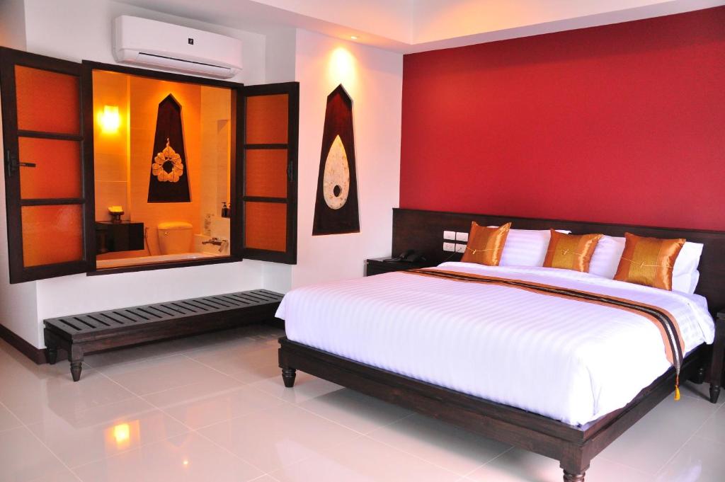 Цены в отеле Navatara Phuket Resort