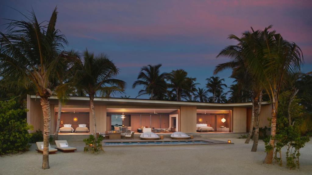 Відпочинок в готелі The Ritz-Carlton Maldives