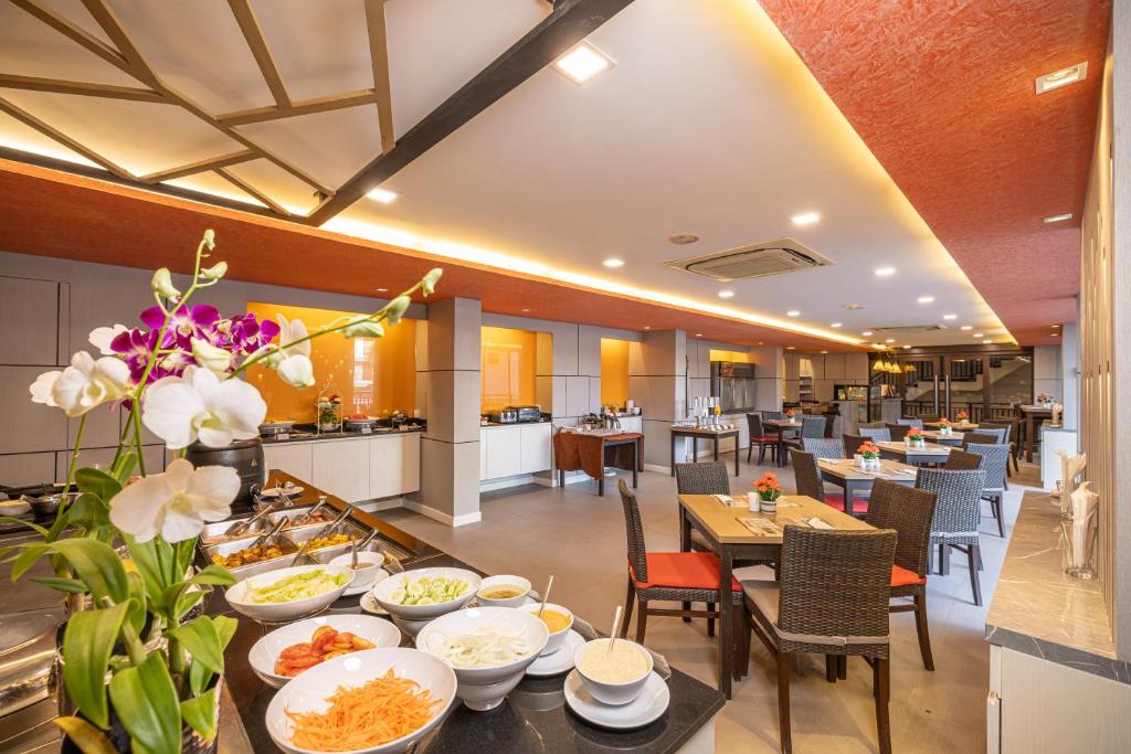 Citrus Patong Hotel by Compass Hospitality (ex. Eastin Easy Patong), 3