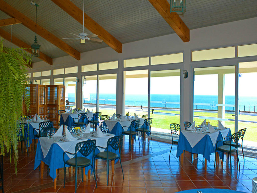 Відгуки про готелі Hotel Albatroz Beach & Yacht Club