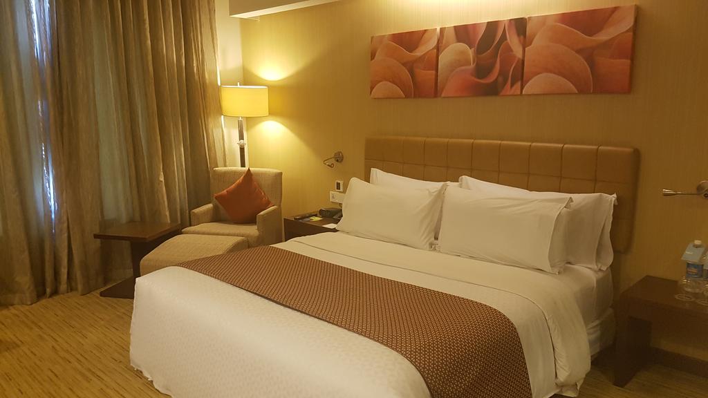 Four Points By Sheraton Hotel and Serviced Apt price